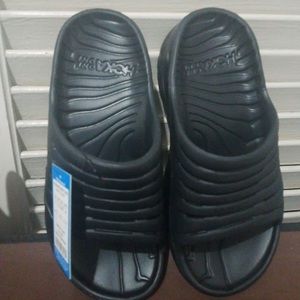 Hoka Ora recovery slides